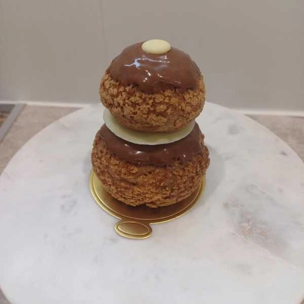 Religieuse au chocolat